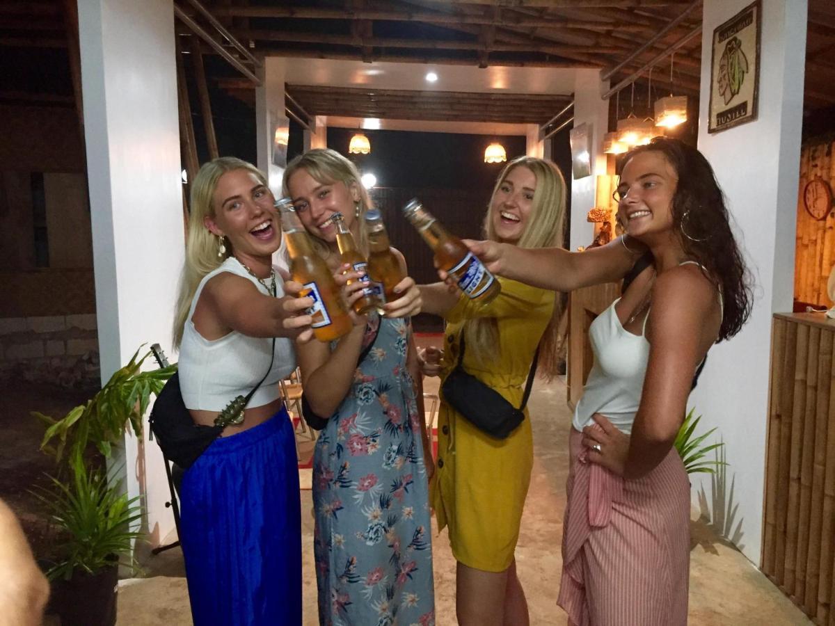 Bohemian Bohol Hostel Panglao Dış mekan fotoğraf